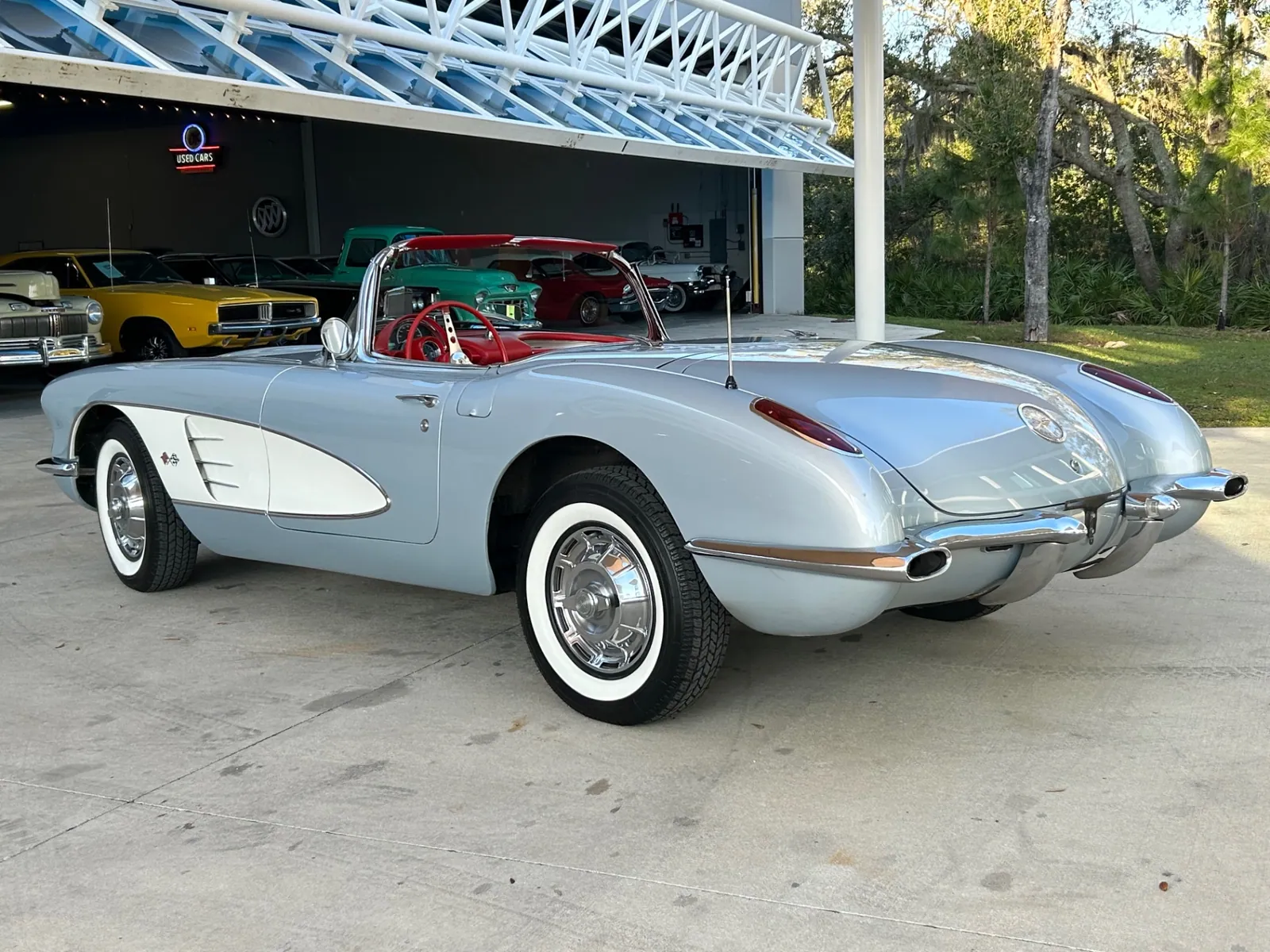 1960 Chevrolet Corvette photo 3