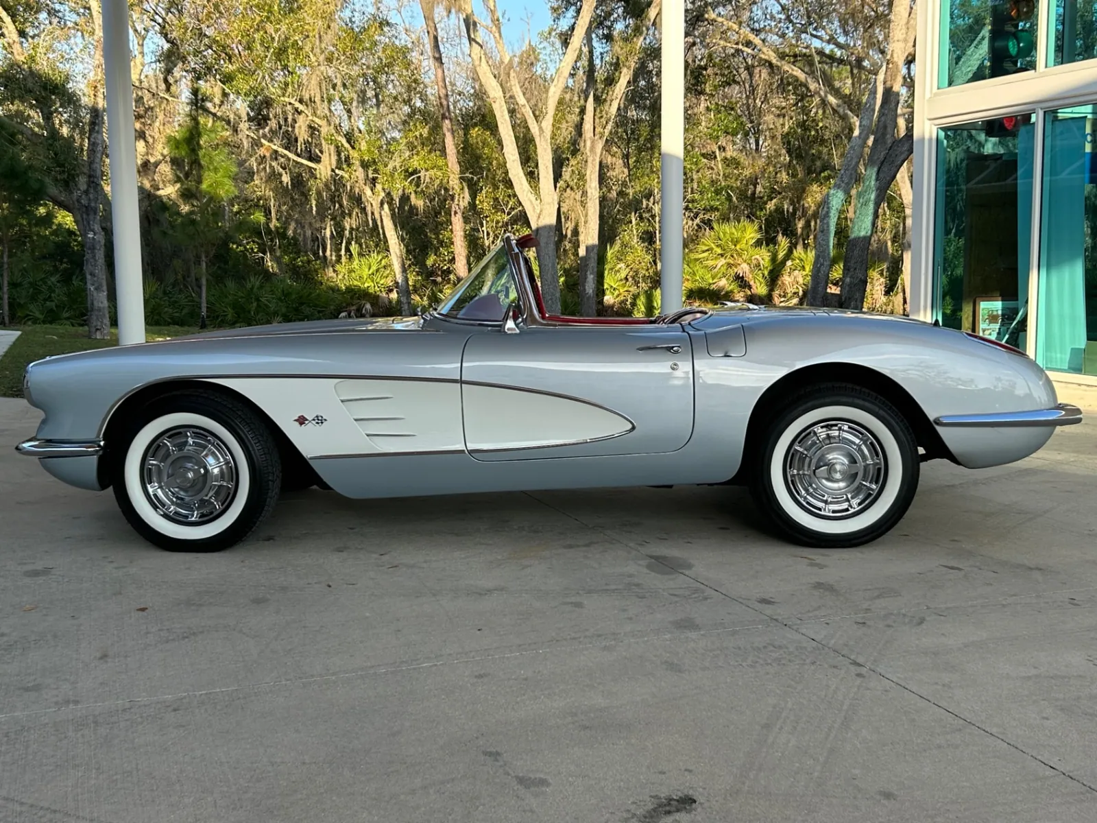 1960 Chevrolet Corvette photo 6