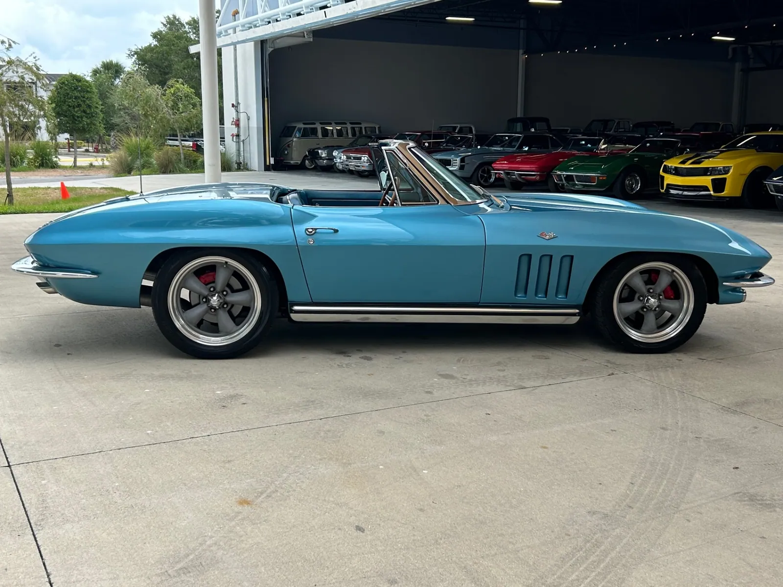 1965 Chevrolet Corvette photo 2