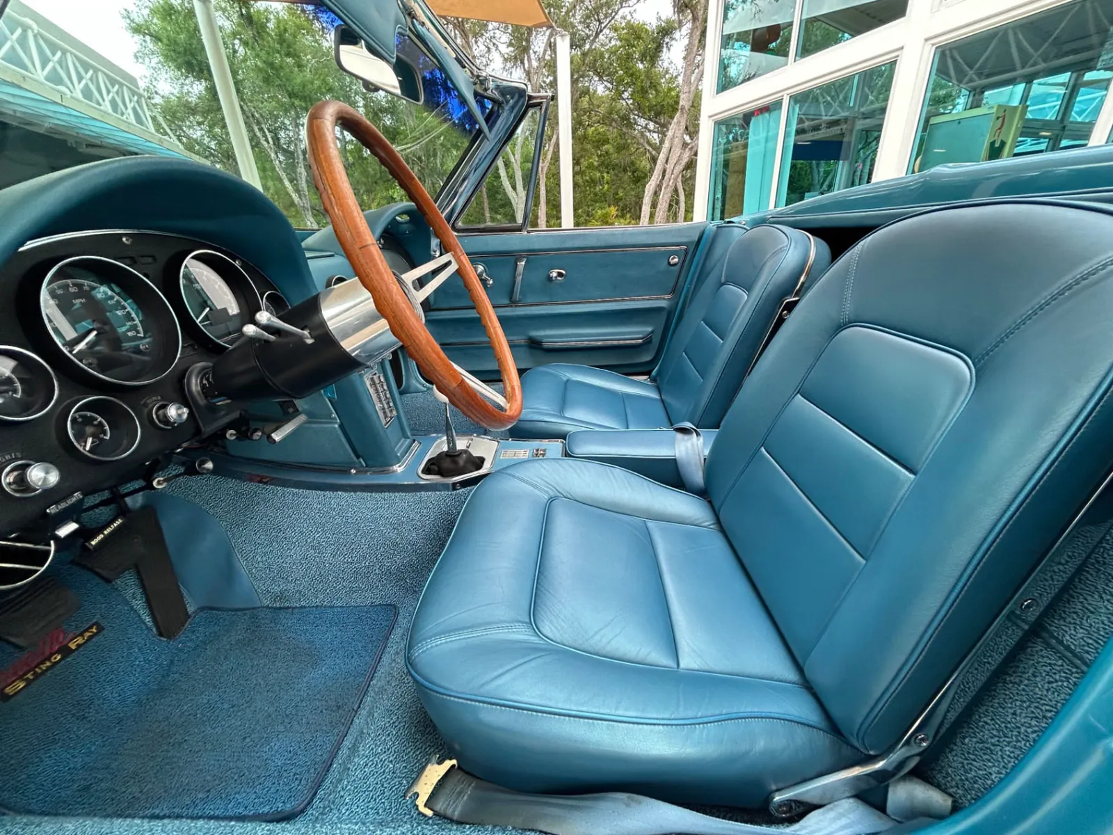 1965 Chevrolet Corvette photo 11