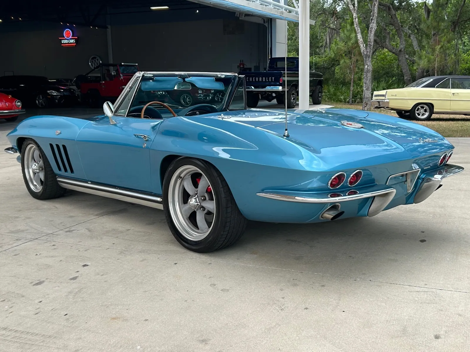 1965 Chevrolet Corvette photo 6