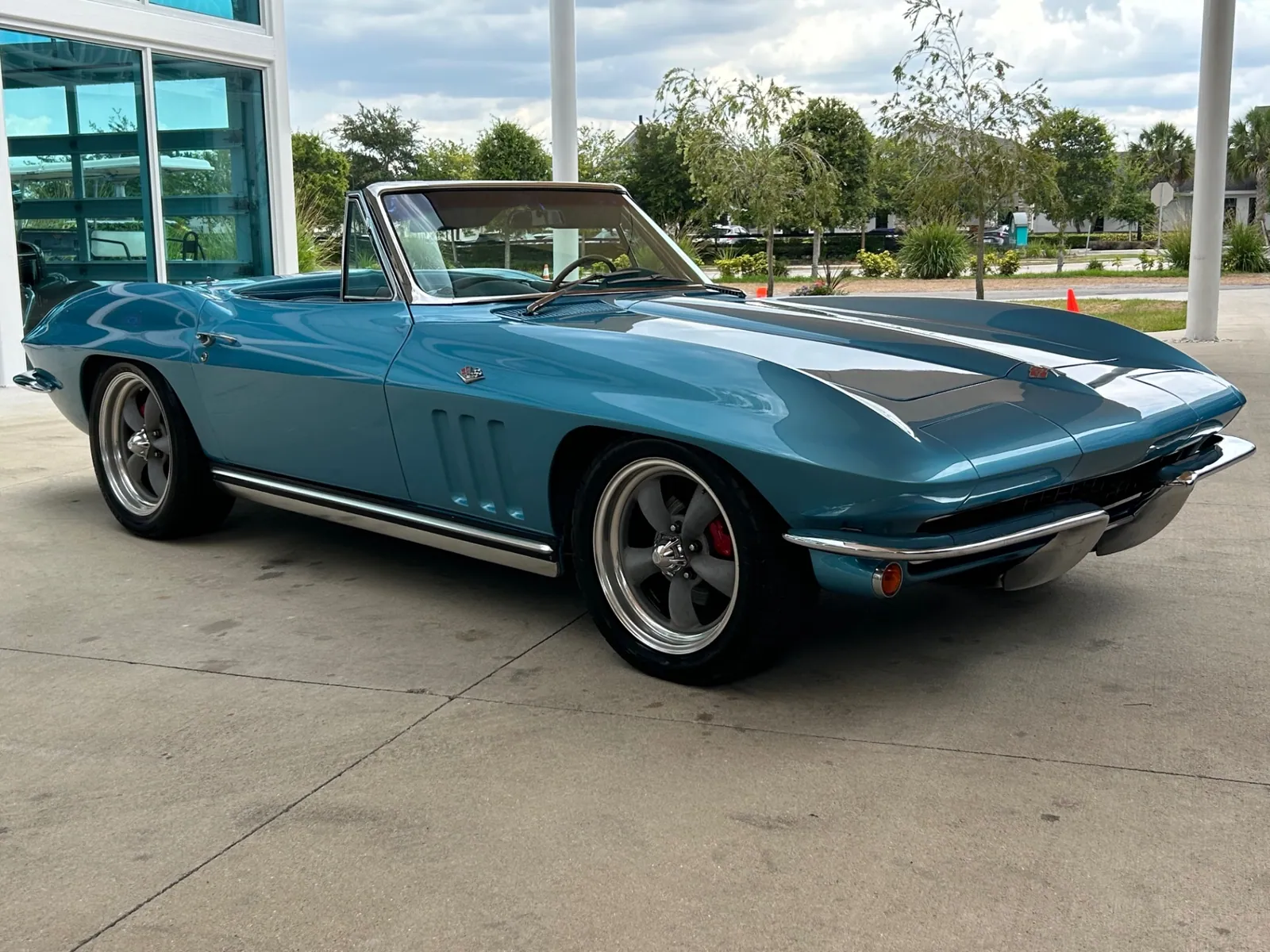 1965 Chevrolet Corvette photo 8