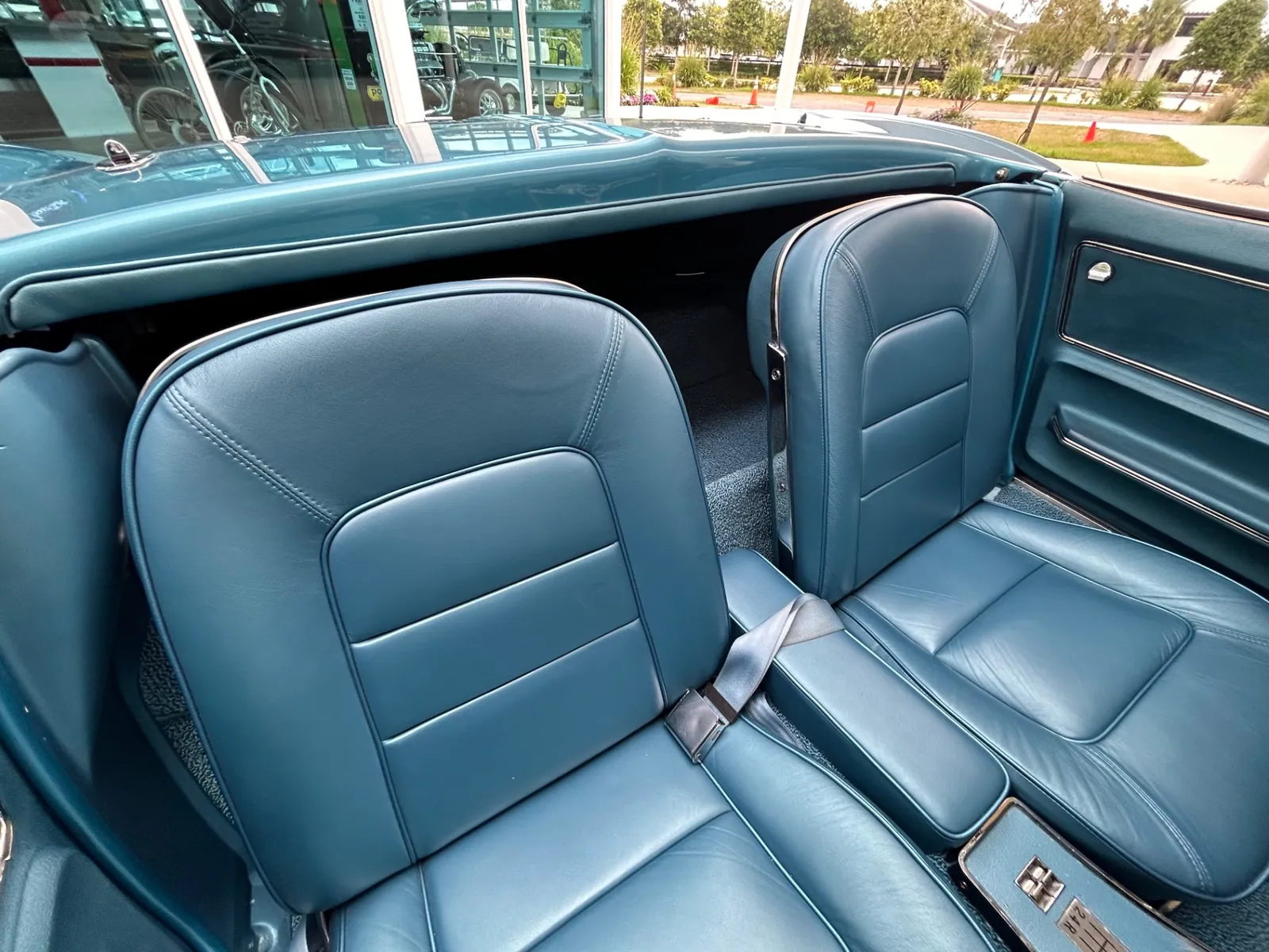 1965 Chevrolet Corvette photo 9