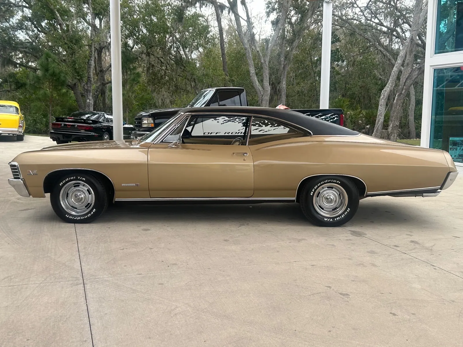 1967 Chevrolet Impala SS photo 7